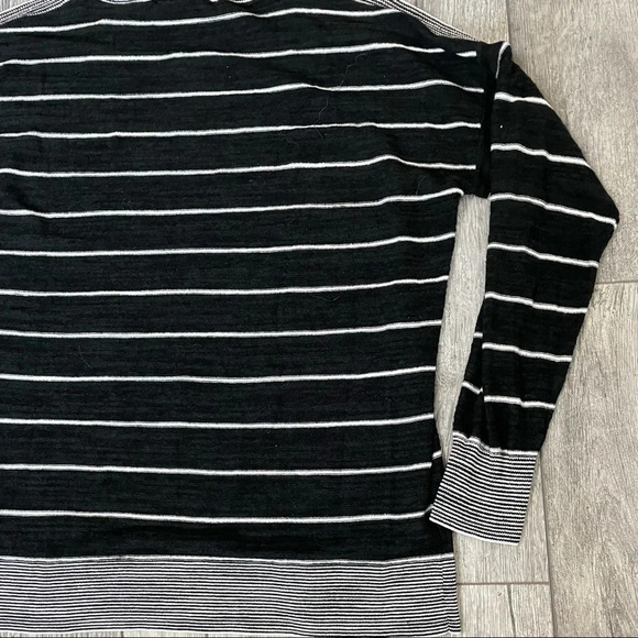 Loft cold shoulder sweater 11284 - Picture 5 of 9